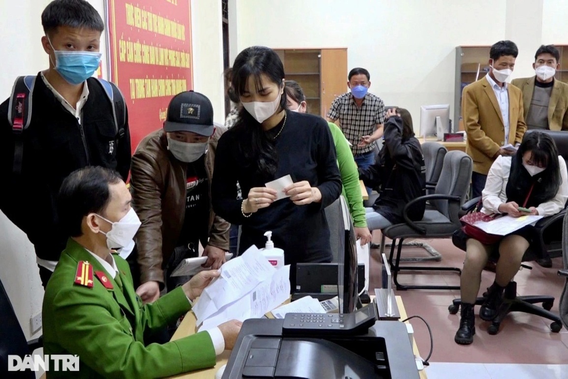 Lao động đổ xô đi làm thủ tục xuất cảnh đầu năm mới - 3 Lao động đổ xô đi làm thủ tục xuất cảnh đầu năm mới - 3