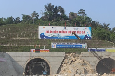 Xe qua hầm đường bộ Đèo Cả có mức giá cao nhất gần 300.000 đồng/lượt