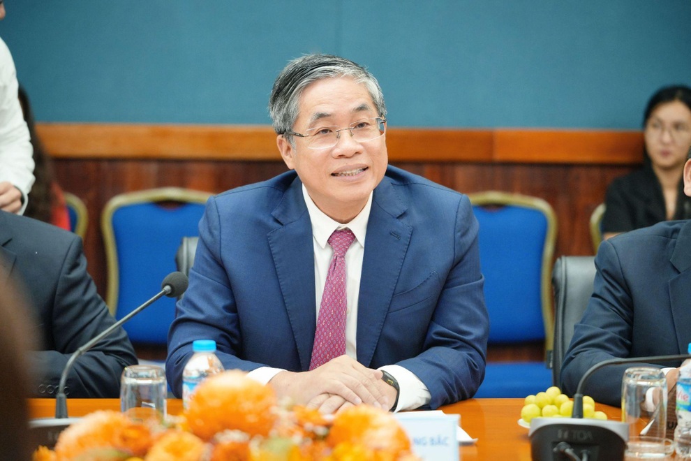 Long Châu hợp tác chiến lược toàn diện cùng Bệnh viện Đại học Y Dược TPHCM - 3 Long Châu hợp tác chiến lược toàn diện cùng Bệnh viện Đại học Y Dược TPHCM - 3