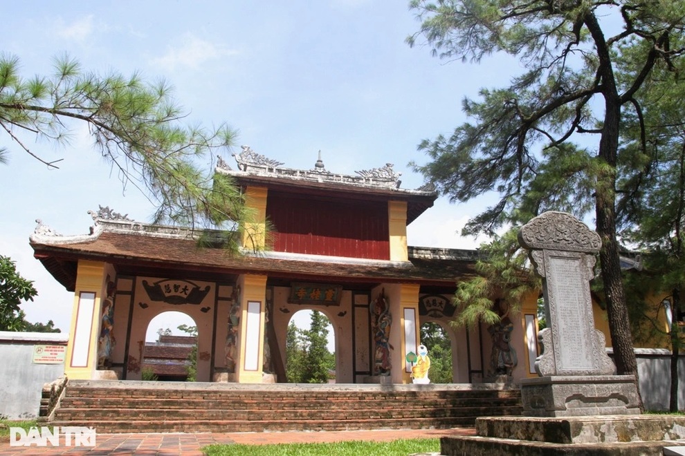 Bí ẩn bức tranh rồng bị che khuất trên cổng chùa Thiên Mụ ở cố đô Huế - 8
