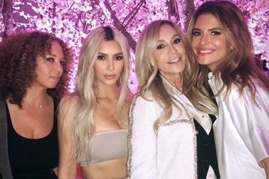 Cô Kim tổ chức tiệc xa hoa chào đón con sắp chào đời