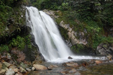 Hai cô giáo bị lũ cuốn trôi trên đường đi khai giảng