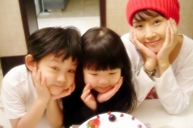 Con gái Choi Ji Shil bất ngờ tố bị bà ngoại bạo hành