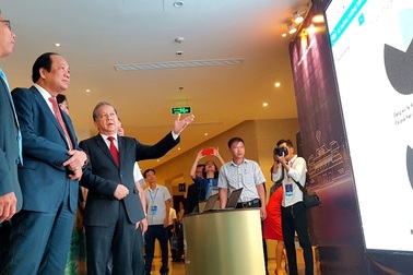 Xây dựng Chính phủ điện tử lấy người dân, doanh nghiệp làm trung tâm