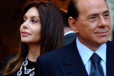 Vợ Thủ tướng Italia Berlusconi ly dị chồng