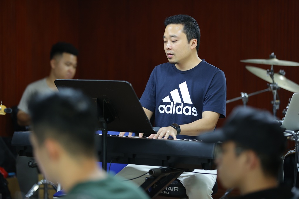 Thu Phương say sưa Tạ Tình của mùa Thu Hà Nội - 2 Thu Phương say sưa Tạ Tình của mùa Thu Hà Nội - 2