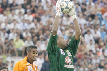 ĐT Long An “vỡ vụn”  trên sân Chi Lăng 