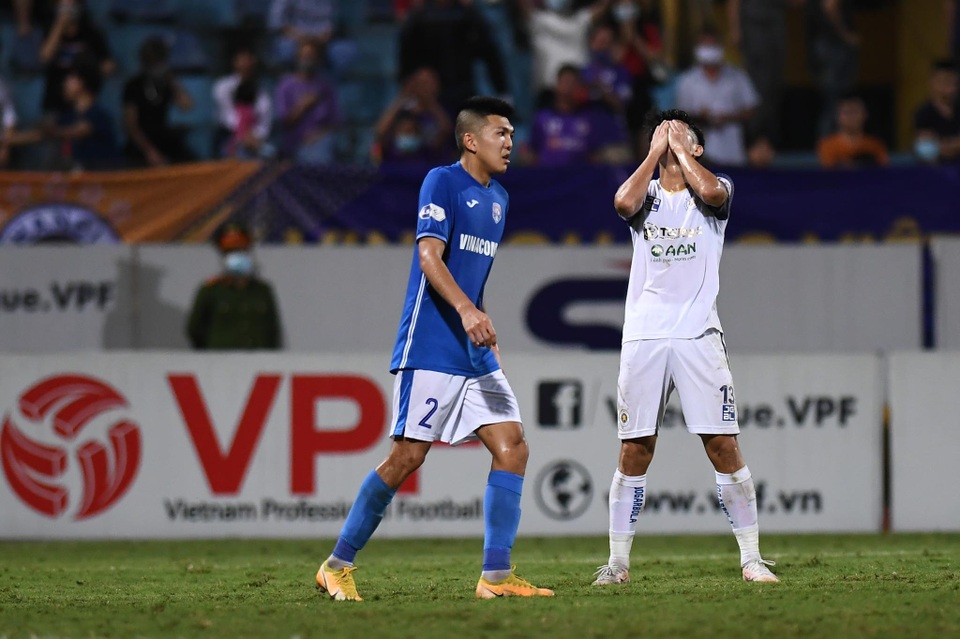 CLB Hà Nội 4-0 Than Quảng Ninh: Quang Hải rực sáng - 2 CLB Hà Nội 4-0 Than Quảng Ninh: Quang Hải rực sáng - 2