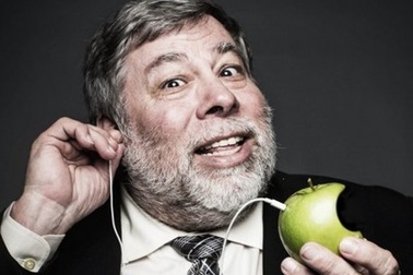 Đồng sáng lập Apple "tẩy chay" và đóng tài khoản mạng Facebook