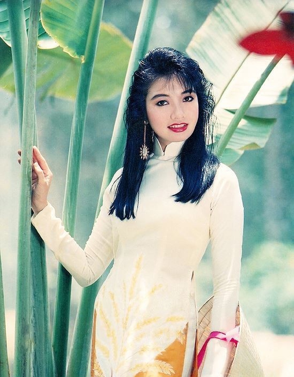 Ảnh thanh xuân đẹp nao lòng của những “Nữ hoàng ảnh lịch Việt” - 18 Ảnh thanh xuân đẹp nao lòng của những “Nữ hoàng ảnh lịch Việt” - 18