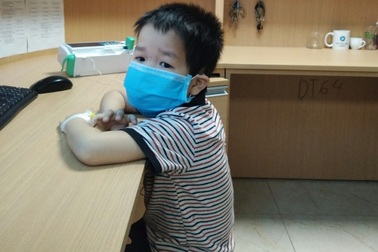 Bé trai 5 tuổi bị viêm não-màng não do nhiễm giun đũa của chó, mèo