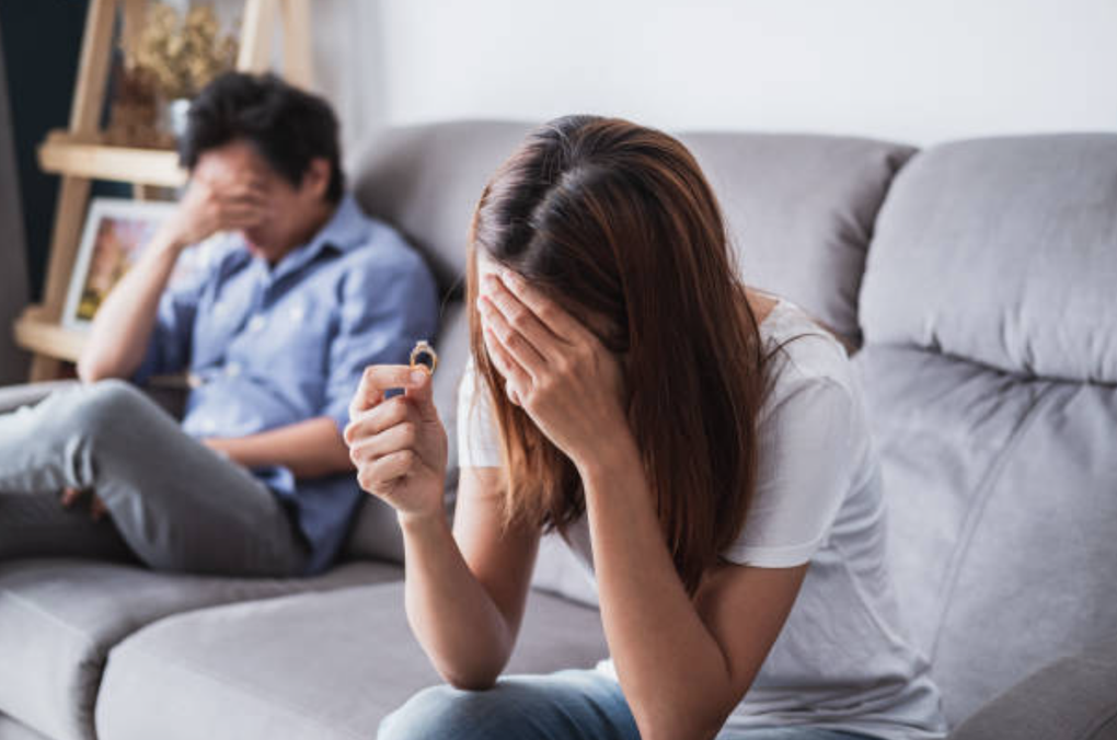 Nghe những lời bố nói, tôi càng quyết tâm ly hôn người chồng ngoại tình - 1 Nghe những lời bố nói, tôi càng quyết tâm ly hôn người chồng ngoại tình - 1