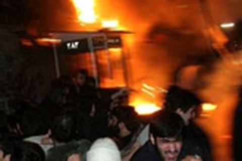 Hàng trăm người tấn công sứ quán Đan Mạch ở Iran