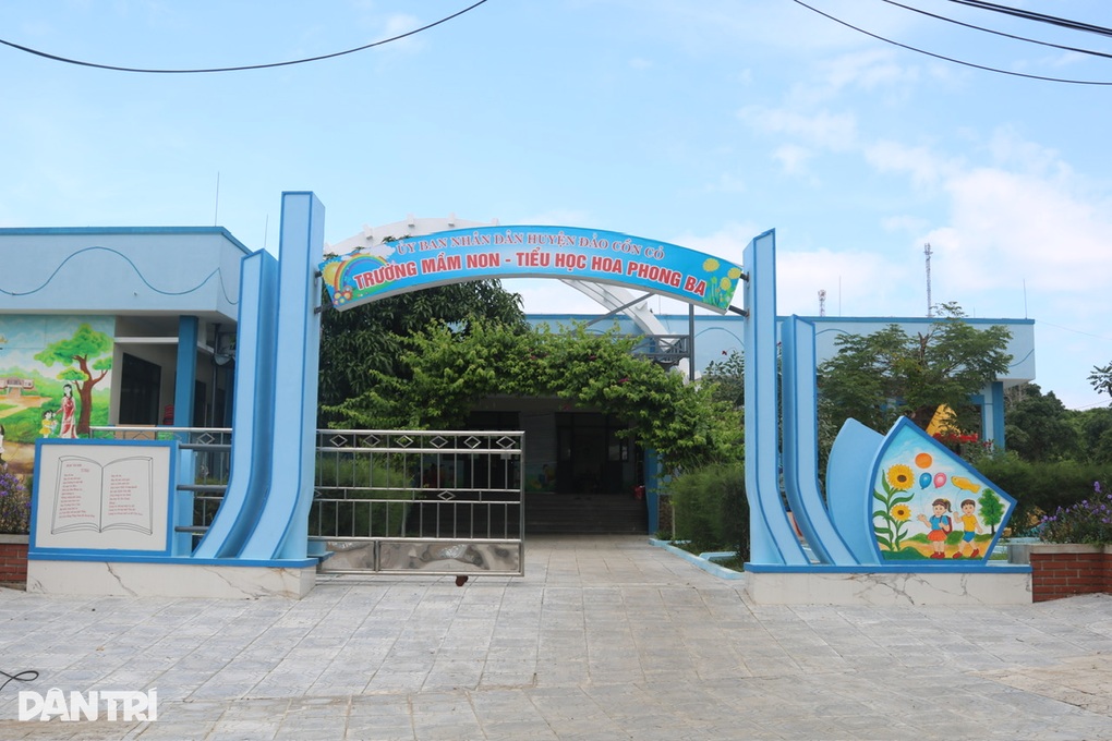 Chắp cánh ước mơ cho học sinh trên huyện đảo nhỏ nhất cả nước - 2 Chắp cánh ước mơ cho học sinh trên huyện đảo nhỏ nhất cả nước - 2
