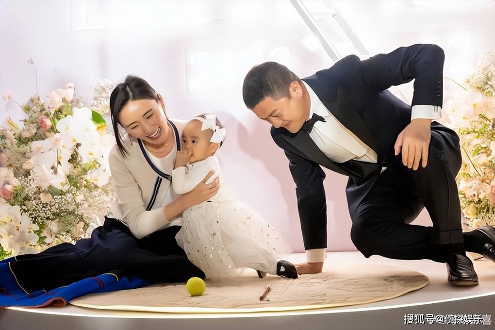 Vợ kém 19 tuổi muốn chung tay gánh vác khoản nợ triệu USD với Lý Á Bằng - 4 Vợ kém 19 tuổi muốn chung tay gánh vác khoản nợ triệu USD với Lý Á Bằng - 4