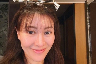 Nhan sắc tuổi 50 của hoa hậu đẹp nhất Hồng Kông - Lý Gia Hân