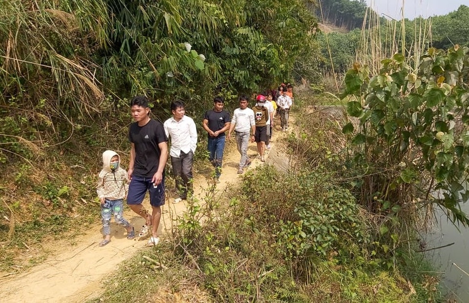 Dân khốn khổ vì trang trại lợn: Nước thối đến mức trâu còn không muốn tắm - 1 Dân khốn khổ vì trang trại lợn: Nước thối đến mức trâu còn không muốn tắm - 1