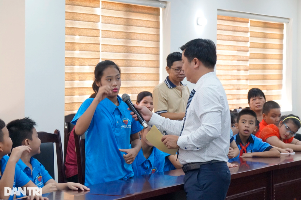 Giúp trẻ khuyết tật, mồ côi nhận diện cạm bẫy bạo lực, xâm hại tình dục - 1 Giúp trẻ khuyết tật, mồ côi nhận diện cạm bẫy bạo lực, xâm hại tình dục - 1