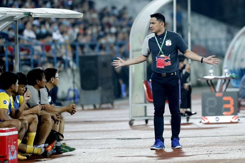 Báo Thái Lan: Cơn sốt Kiatisuk giúp V-League hồi sinh ở Đông Nam Á - 2 Báo Thái Lan: Cơn sốt Kiatisuk giúp V-League hồi sinh ở Đông Nam Á - 2