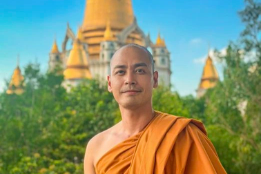MC Phan Anh cạo đầu, xuất gia gieo duyên: "Tôi buông bớt cái tôi ngạo mạn"