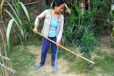 Cảm phục góa phụ nghèo nuôi 5 người con ăn học thành tài