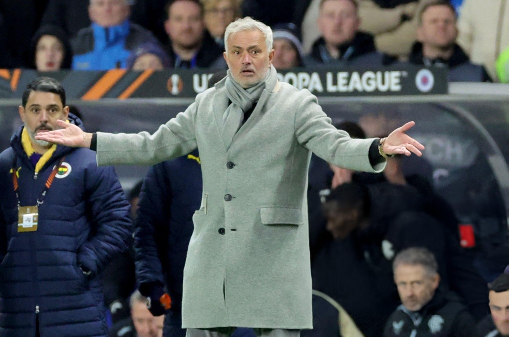 HLV Mourinho ám chỉ bị trọng tài UEFA trù dập - 1 HLV Mourinho ám chỉ bị trọng tài UEFA trù dập - 1
