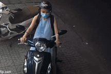 Sốc với "chiêu" cướp laptop trong một giây của gã thanh niên