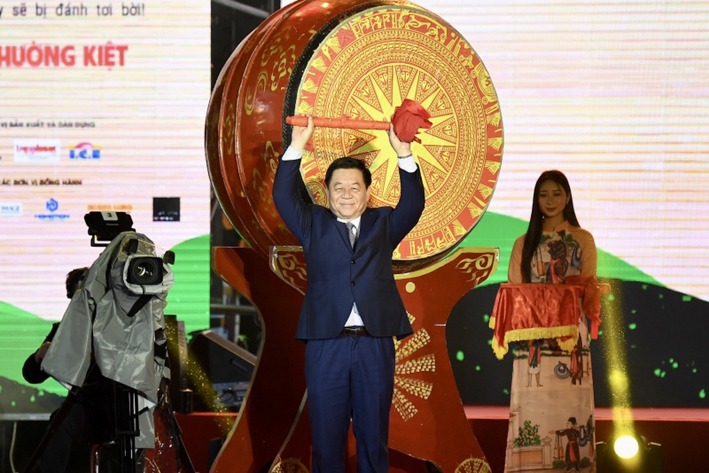 Nhiều cảm xúc trong đêm thơ Nguyên Tiêu tại Hoàng Thành Thăng Long - 1 Nhiều cảm xúc trong đêm thơ Nguyên Tiêu tại Hoàng Thành Thăng Long - 1