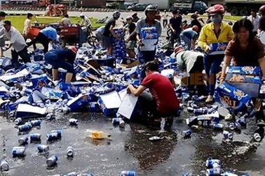 Đáng xấu hổ hành vi “hôi của” 