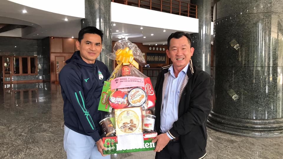 Kiatisuk: Ngày Tết ăn cơm tất niên, chúc năm mới và mơ vô địch V-League - 1 Kiatisuk: Ngày Tết ăn cơm tất niên, chúc năm mới và mơ vô địch V-League - 1