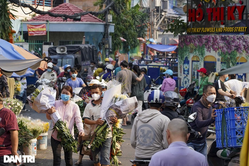 Từ hẻm chợ nhỏ trở thành phố ẩm thực kín khách ngày đêm ở TPHCM - 1 Từ hẻm chợ nhỏ trở thành phố ẩm thực kín khách ngày đêm ở TPHCM - 1