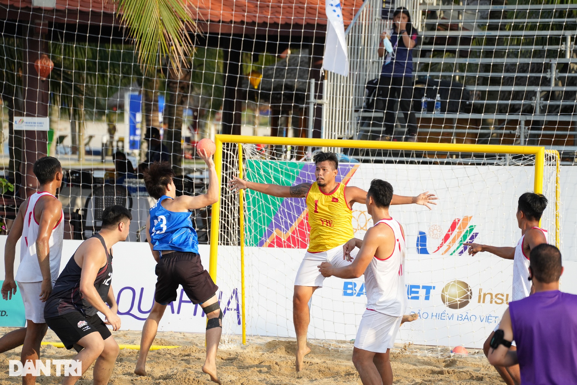 Thắng liên tiếp 4 trận, đội tuyển bóng ném bãi biển Việt Nam tiến gần HCV - 5 Thắng liên tiếp 4 trận, đội tuyển bóng ném bãi biển Việt Nam tiến gần HCV - 5