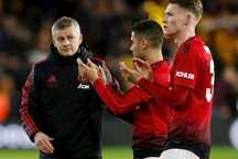 MU thua 2 trận liên tiếp: Bước lùi trước giông bão