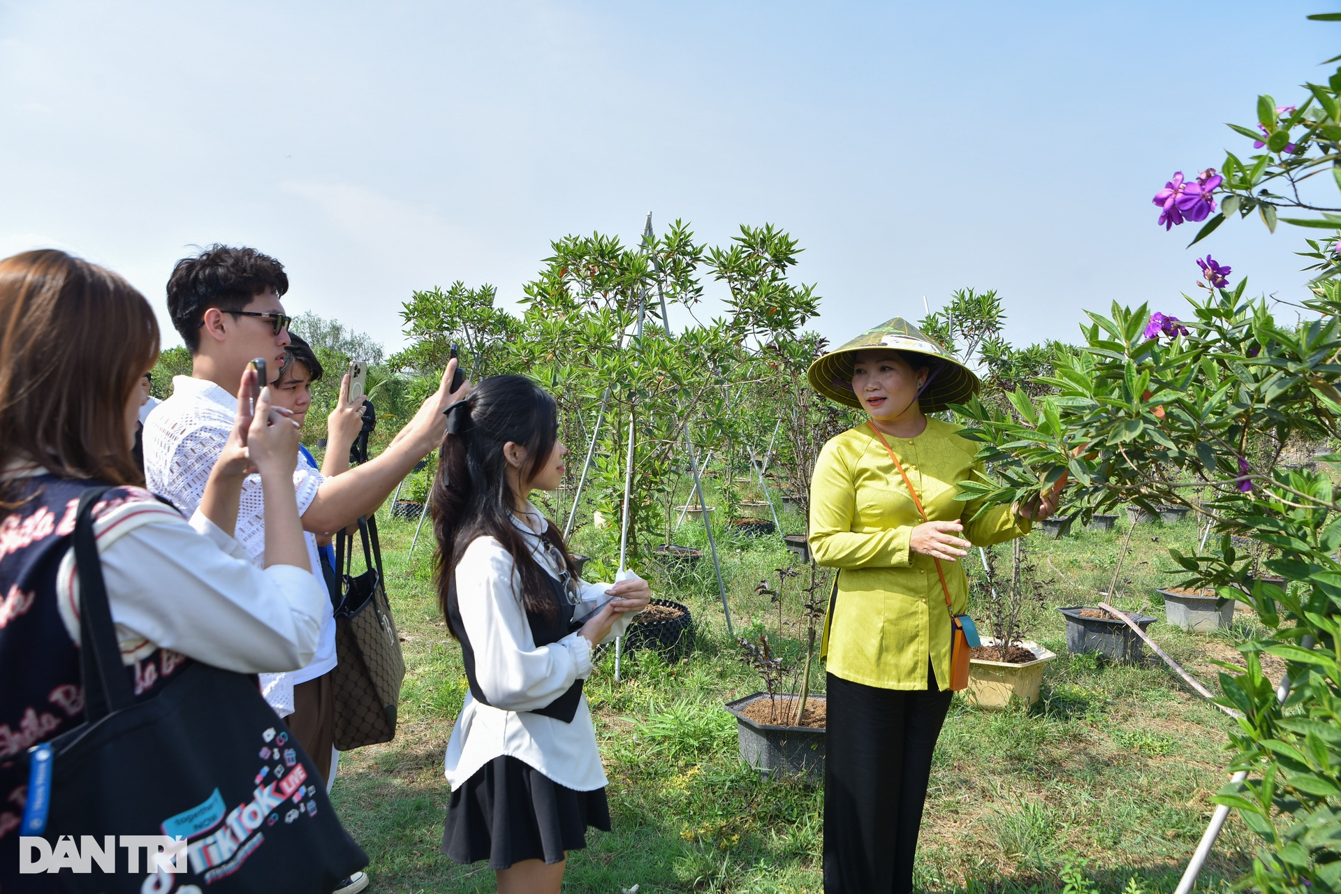 TikToker promotes tourism images of Thu Duc City during Tet Giap Thin 2024 - 5