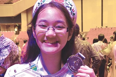 Nữ sinh Việt kiều thông thạo 5 thứ tiếng