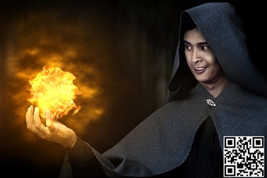 Đông Nhi - Hồ Quang Hiếu lãnh đạo bộ lạc Tình Yêu và Ma Quái