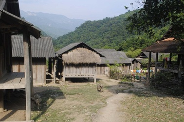 Nốt trầm của chuyện tình xuyên biên giới