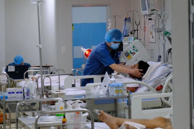 Sở Y tế TPHCM yêu cầu các bệnh viện đảm bảo chế độ bồi dưỡng cho y bác sĩ