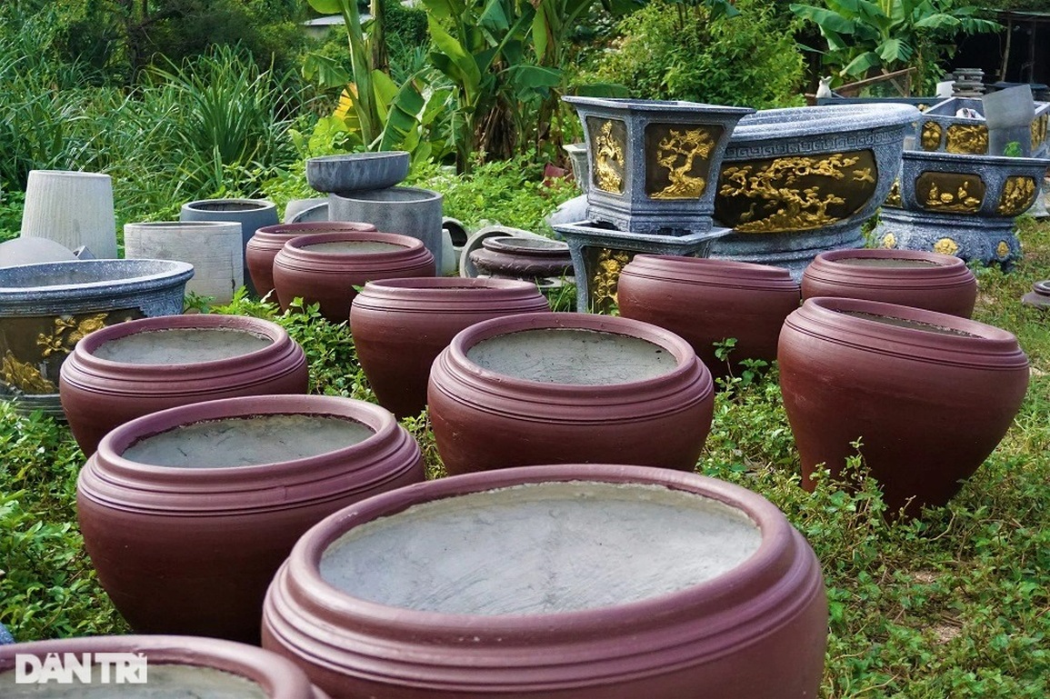 Gần Tết, thợ xoay chậu làm ngày, làm đêm không hết việc - 4 Gần Tết, thợ xoay chậu làm ngày, làm đêm không hết việc - 4