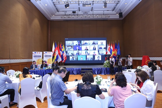 Lao động di cư: “Lấp đầy” khoảng trống về việc làm của các quốc gia ASEAN - Ảnh 2. Lao động di cư: “Lấp đầy” khoảng trống về việc làm của các quốc gia ASEAN - Ảnh 2.