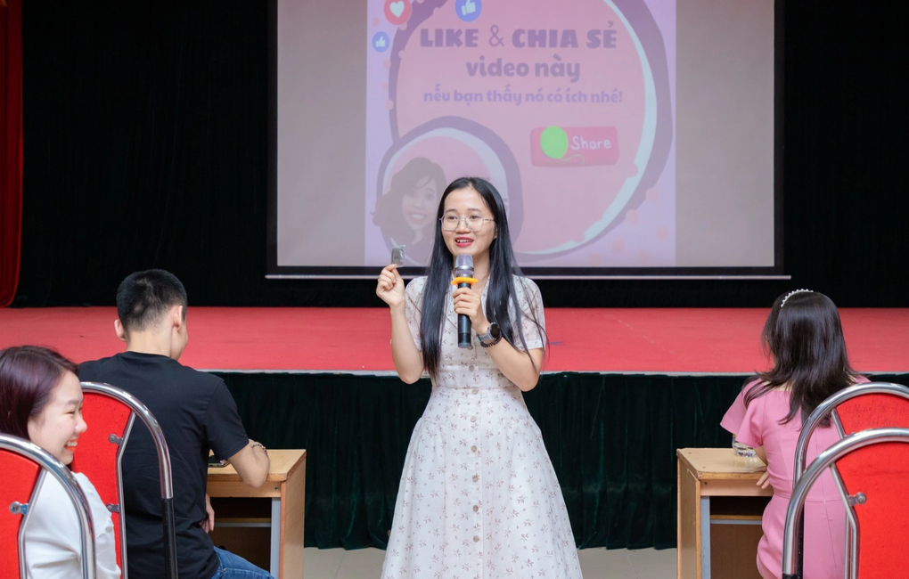 Góc khuất nghề dạy yêu, giải ngố chuyện tình dục của các cô gái Việt - 2 Góc khuất nghề dạy yêu, giải ngố chuyện tình dục của các cô gái Việt - 2