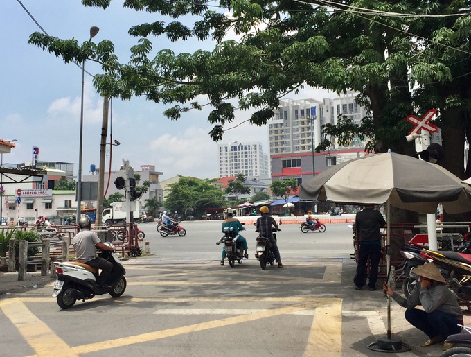TP.HCM đảm bảo hành lang an toàn giao thông đường sắt - Ảnh 1.