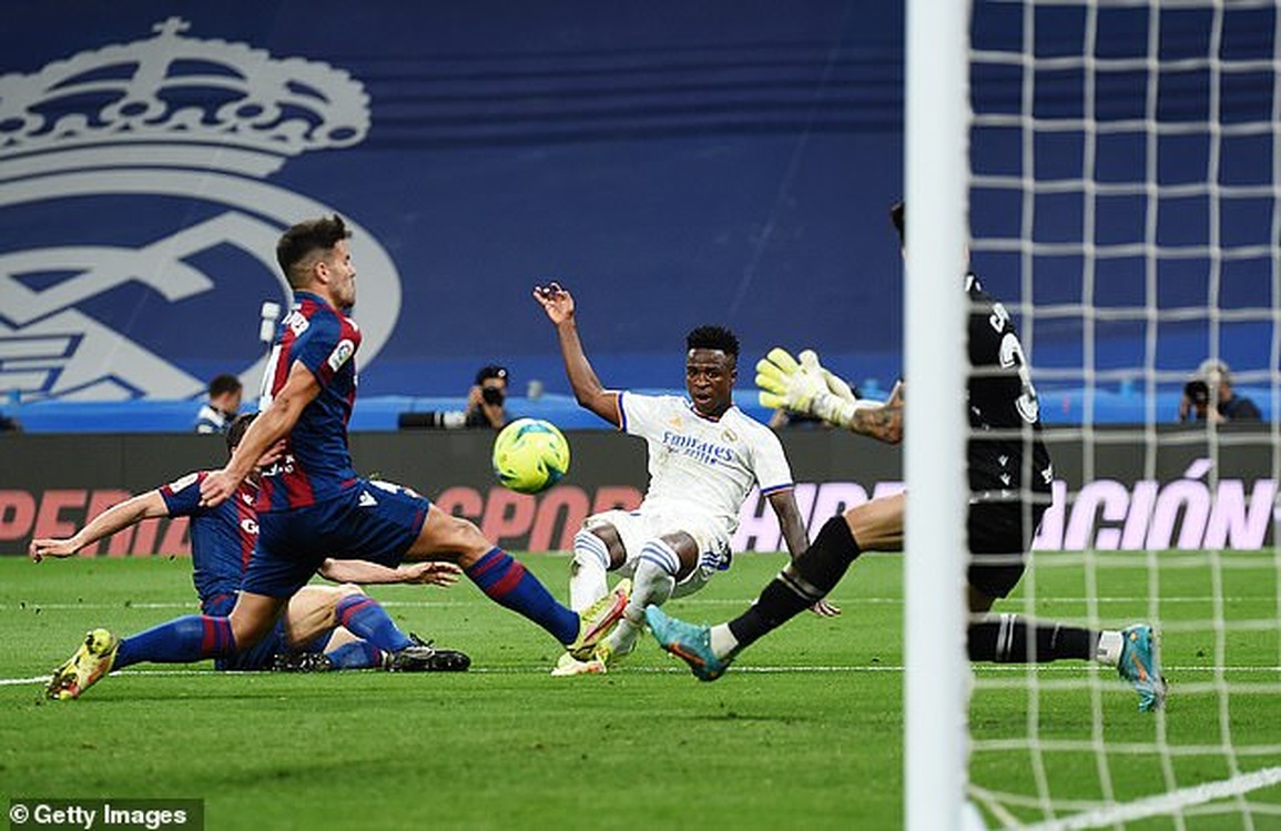 Vinicius lập hat-trick, Real Madrid thắng với tỷ số tennis - 3 Vinicius lập hat-trick, Real Madrid thắng với tỷ số tennis - 3