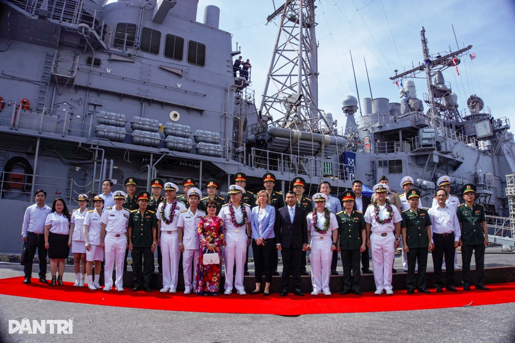 Tàu sân bay USS Ronald Reagan của Mỹ thăm Đà Nẵng - 3