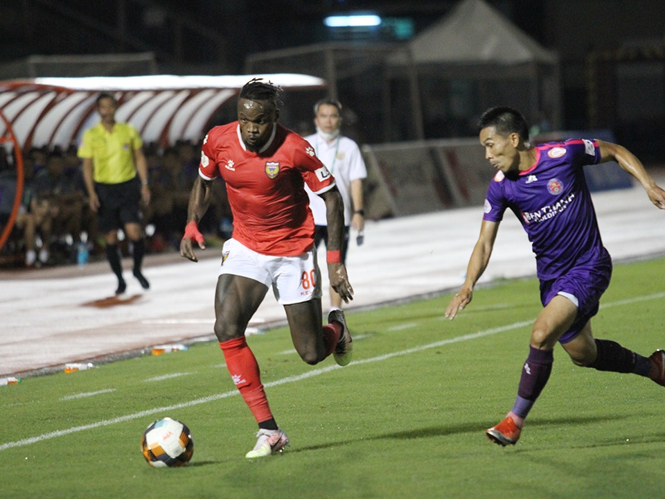 Đánh bại HL Hà Tĩnh, Sài Gòn FC tiếp tục giữ ngôi đầu V-League - 6 Đánh bại HL Hà Tĩnh, Sài Gòn FC tiếp tục giữ ngôi đầu V-League - 6