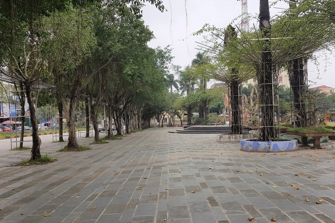 Phố đi bộ sầm uất ở Ninh Bình rơi cảnh chết lâm sàng - 5 Phố đi bộ sầm uất ở Ninh Bình rơi cảnh chết lâm sàng - 5
