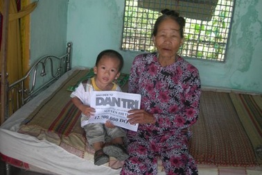 Gần 13 triệu đồng đến với hai bà cháu chạy ăn từng bữa