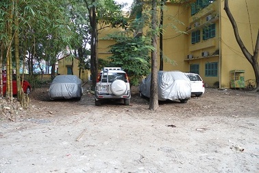 Sự thật về việc biến khuôn viên trường thành bãi đỗ xe 