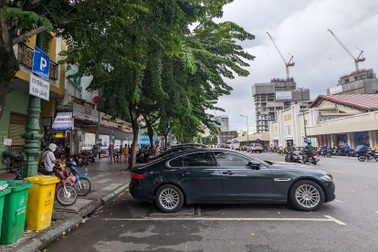 TPHCM thu 4 tỷ đồng phí đỗ xe trên 20 tuyến đường