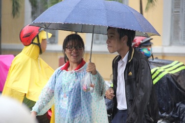 Trường học ở TPHCM khẩn trương ứng phó bão số 9